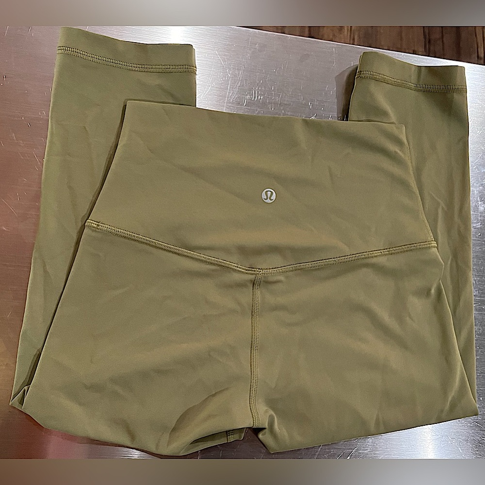 NWOT Lululemon Align High Rise Crop 21’’Leggings